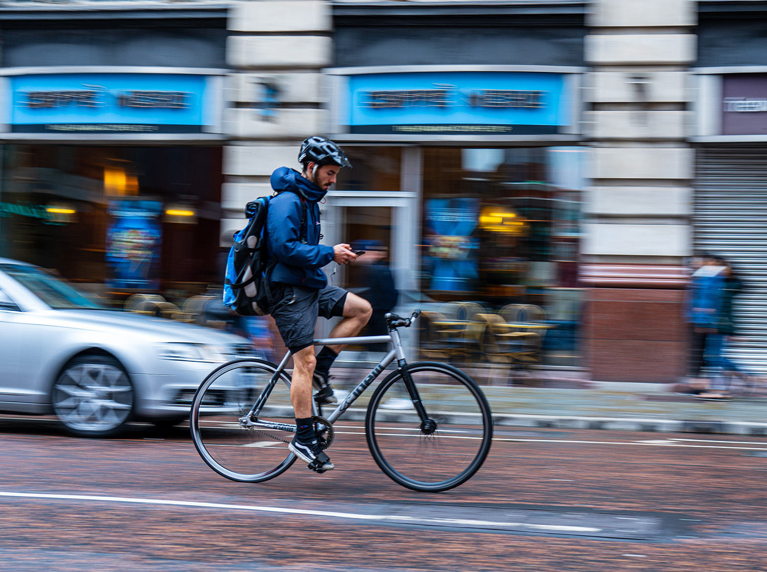 Navigating cycling app in urban environment